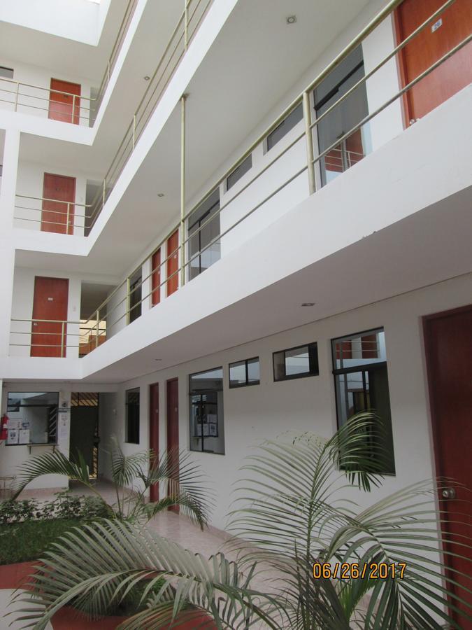 Hostal Caprichos Huacho Exteriör bild