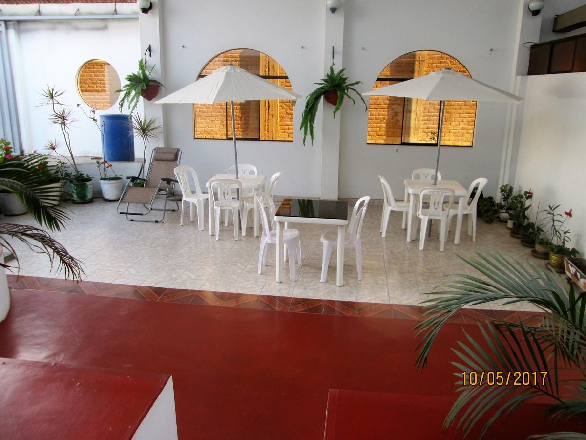 Hostal Caprichos Huacho Exteriör bild