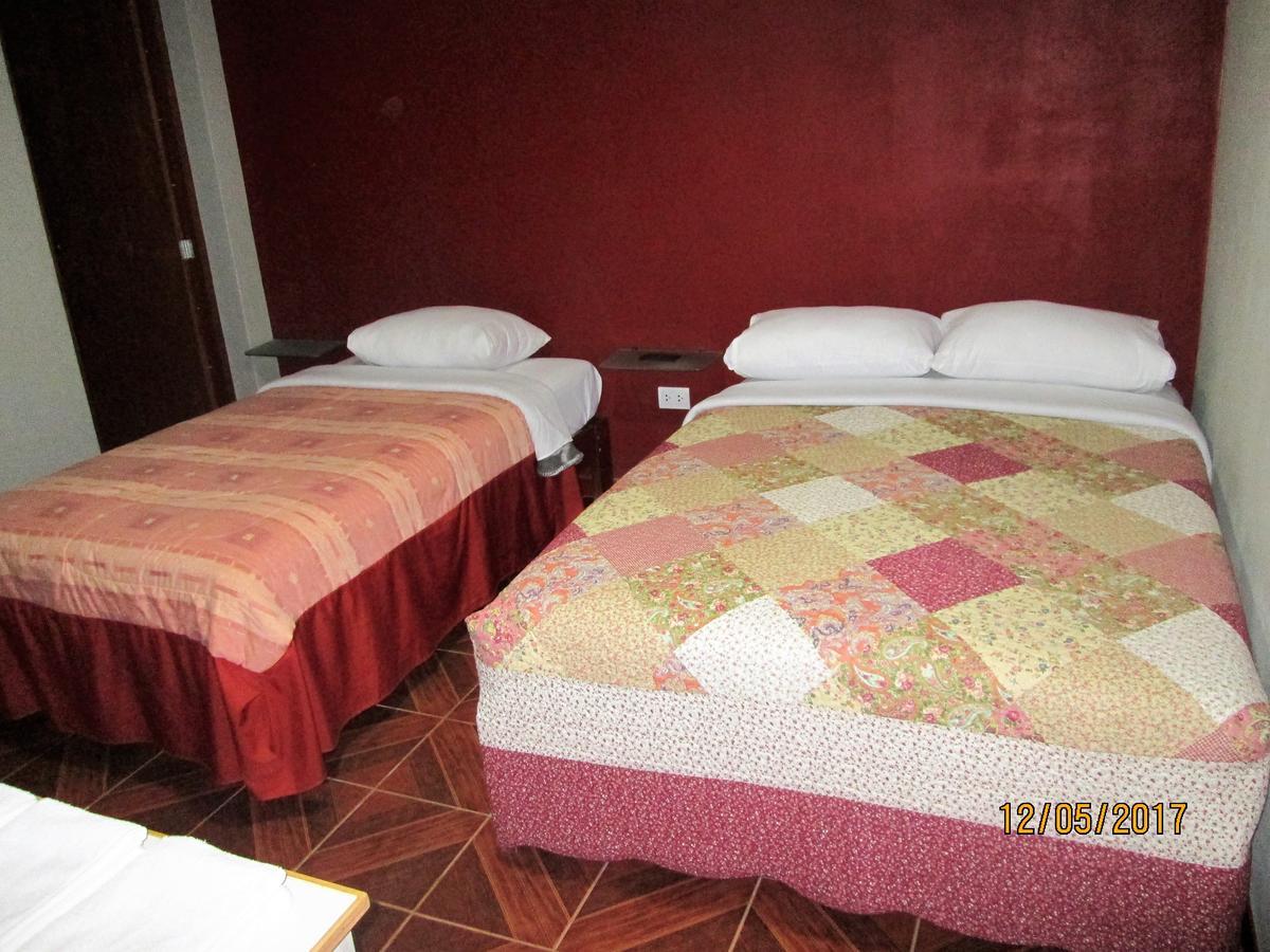 Hostal Caprichos Huacho Exteriör bild