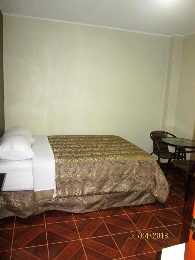Hostal Caprichos Huacho Exteriör bild