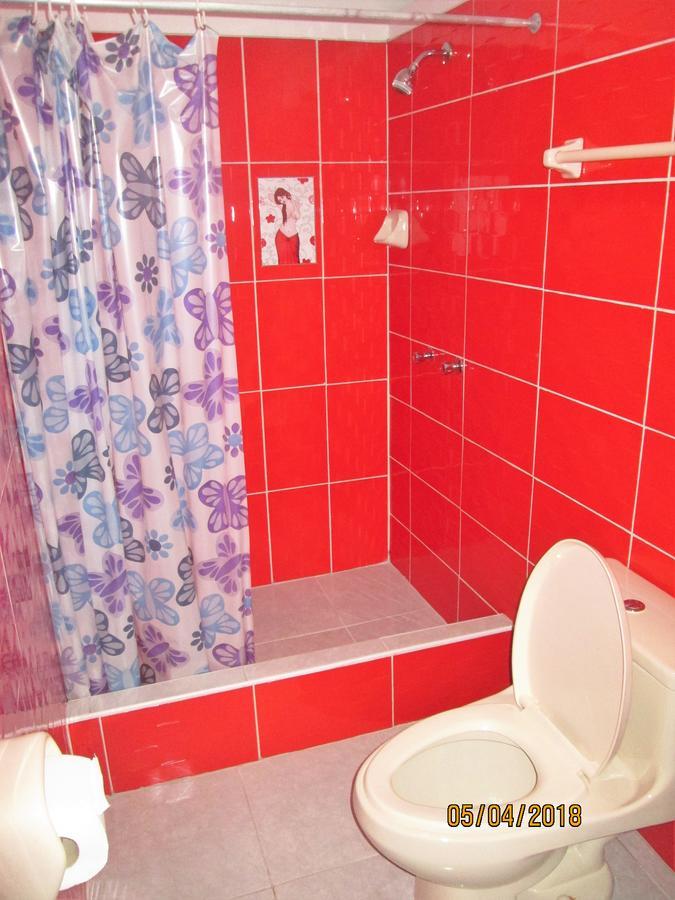 Hostal Caprichos Huacho Exteriör bild