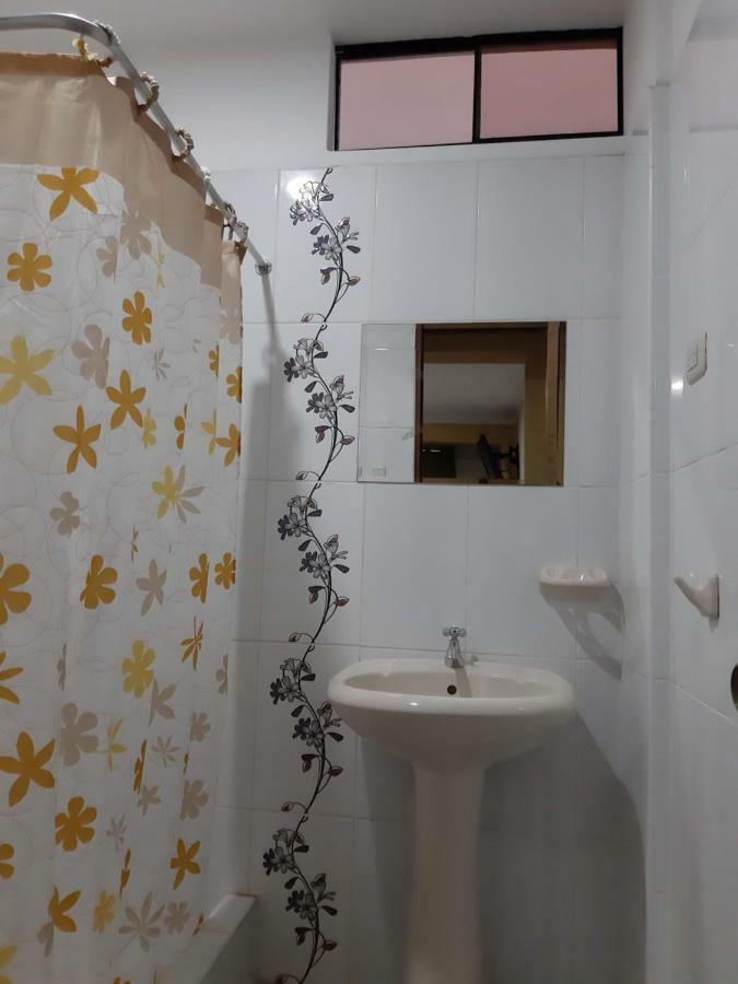 Hostal Caprichos Huacho Exteriör bild