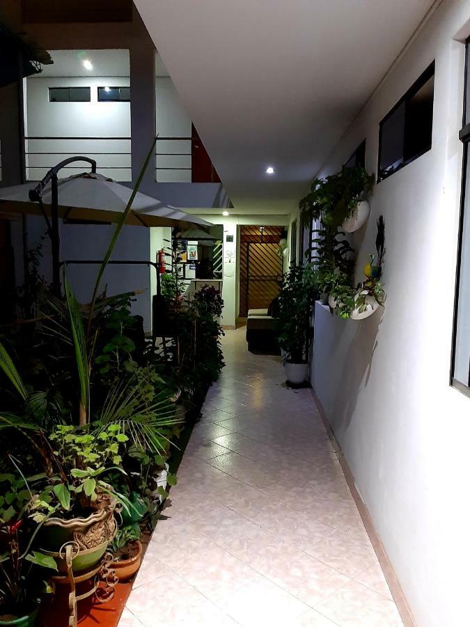 Hostal Caprichos Huacho Exteriör bild